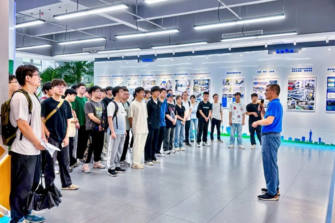 安徽大学机械系学子走进合肥PA旗舰厅官网,共探智造未来 安徽大学机械系学子走进合肥PA旗舰厅官网,共探智造未来